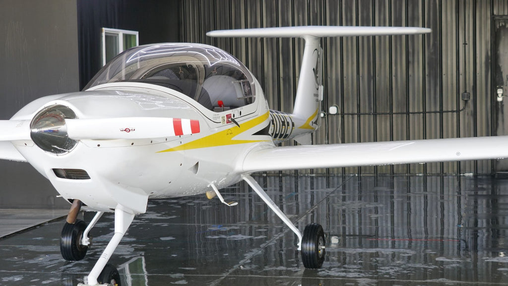 Diamond DA20 trainer for the Standard Private Pilot License course at Van Nuys Airport